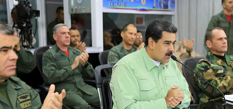 Venezuela Donanmasından yardım gemisine tehdit: Girerseniz saldırırız