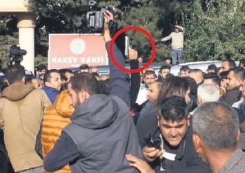 Cenazede silah sesleri!