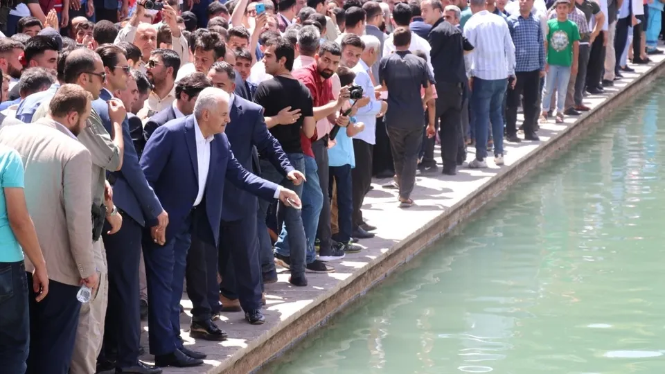 Binali Yıldırım Balıklıgöl'de