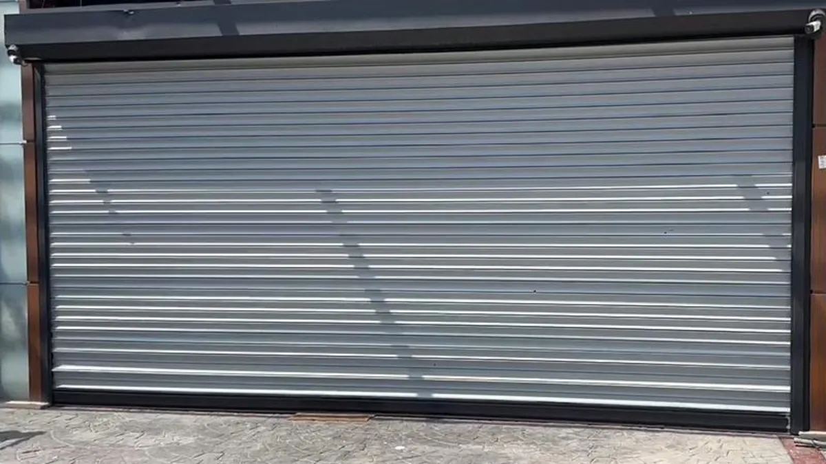 Beylikdüzü'nde diyetisyenin ofisine silahlı saldırı! Polis kaçan saldırganları arıyor