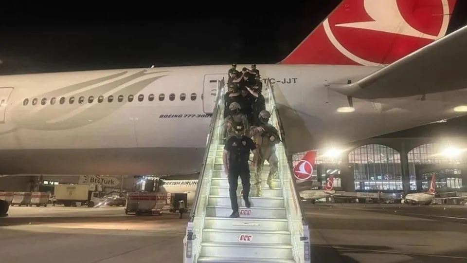 Türkiye’den yatla kaçma planını Narkotik ekipleri bozdu! ‘Kara Mamba' Metris'te