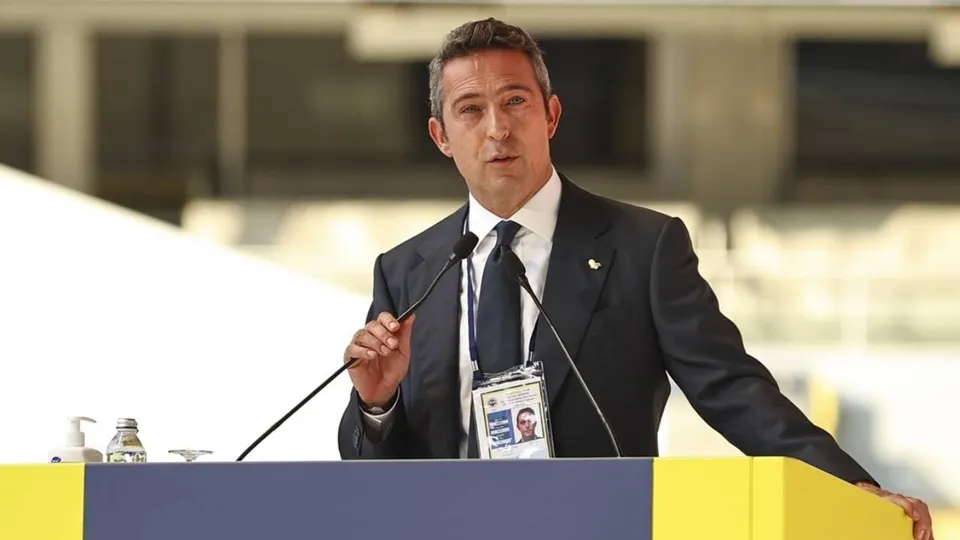 Fenerbahçe'nin yeni hocası kim olacak? Taraftarda büyük heyecan