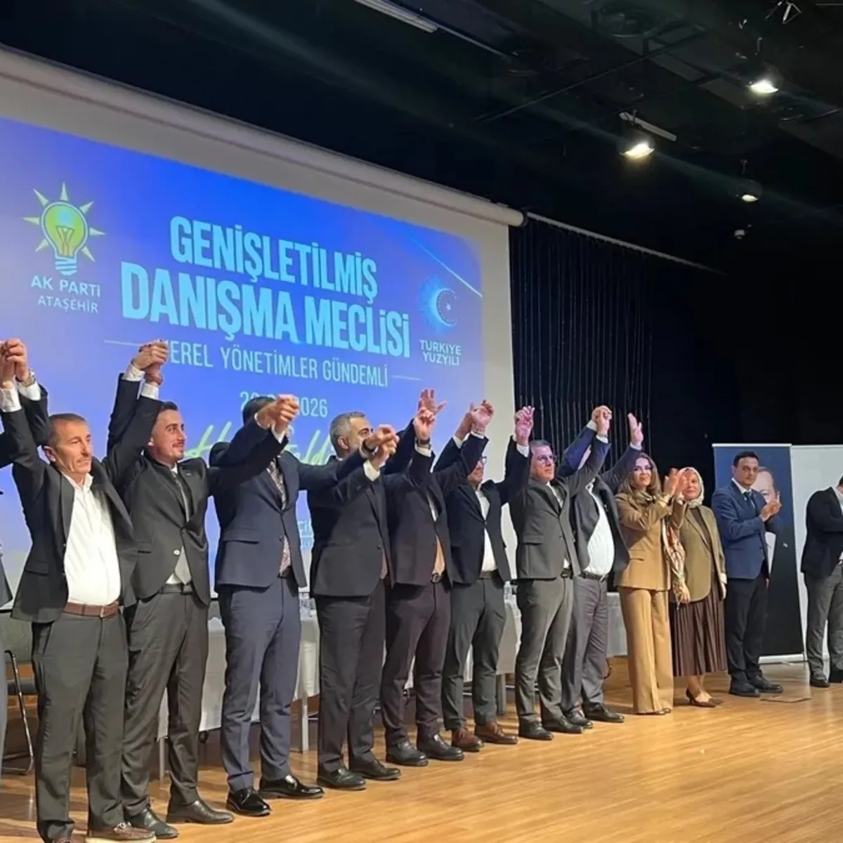 CHP’li Ataşehir’de peş peşe istifalar! 6 Meclis üyesi AK Parti’ye katıldı