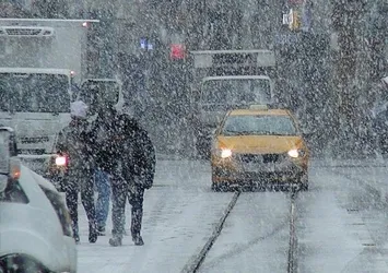 Güneş kar toplamaya başladı 🌤 İstanbul'a şiddetli kar yağışı uyarısı yapıldı ❄ Meteoroloji o illeri tek tek açıkladı