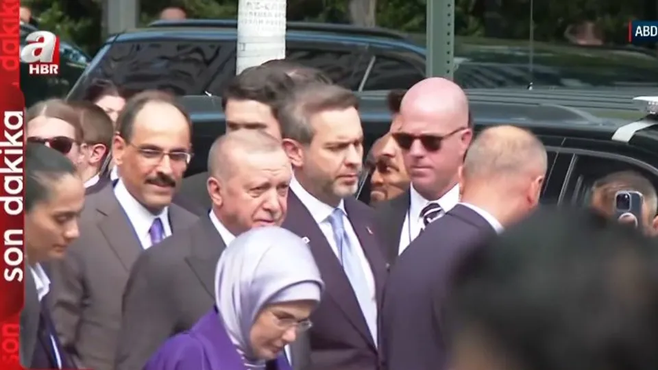 Başkan Erdoğan Türkevi’nden çıktı!