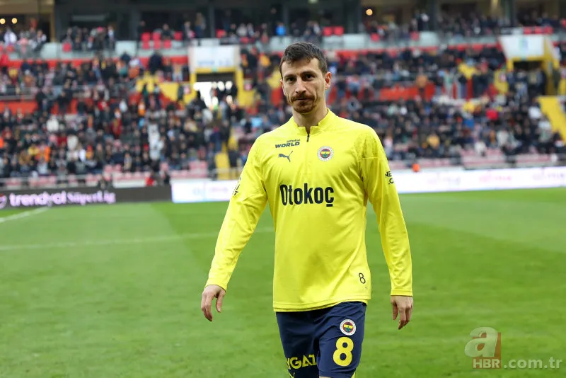 Yıldız isim Fenerbahçe'den ayrılıyor! İşte yeni takımı 17