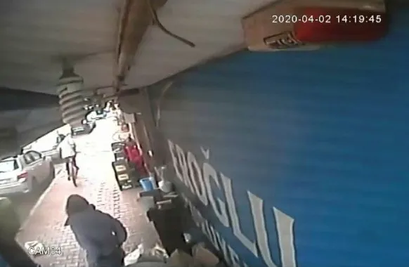 Adana’da bisikletli kapkaçcı güvenlik kameralarına takıldı - 1