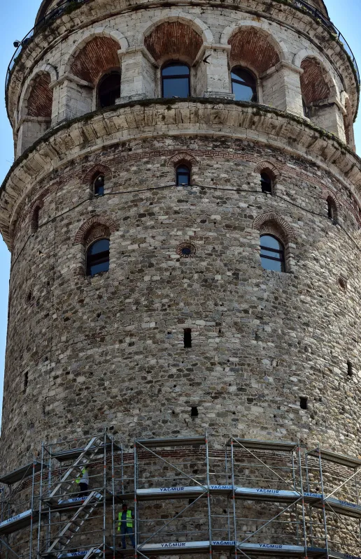 Galata Kulesi'nin restorasyon çalışmalarına Ebabil kuşları için ara verildi - 3