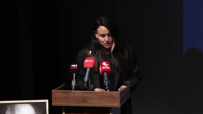 ali-tutal-son-yolculuguna-ugurlandi-dostlari-yalniz-birakmadi-1771937493252.jpg Ali Tutal'ın kızı Duçem Tutal / DHA