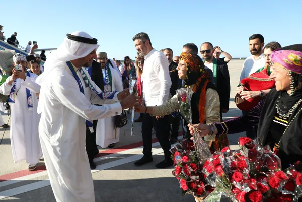 Rize-Artvin Havalimanı’na uluslararası ilk uçuş Umman’dan! Törenle karşılandılar