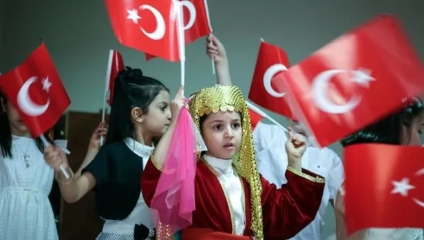 23-nisan-resmi-tatil-mi-kac-gun-tatil-olacak-23-nisan-ulusal-egemenlik-ve-cocuk-bayraminda-ne-oldu-1649941877881.jpg