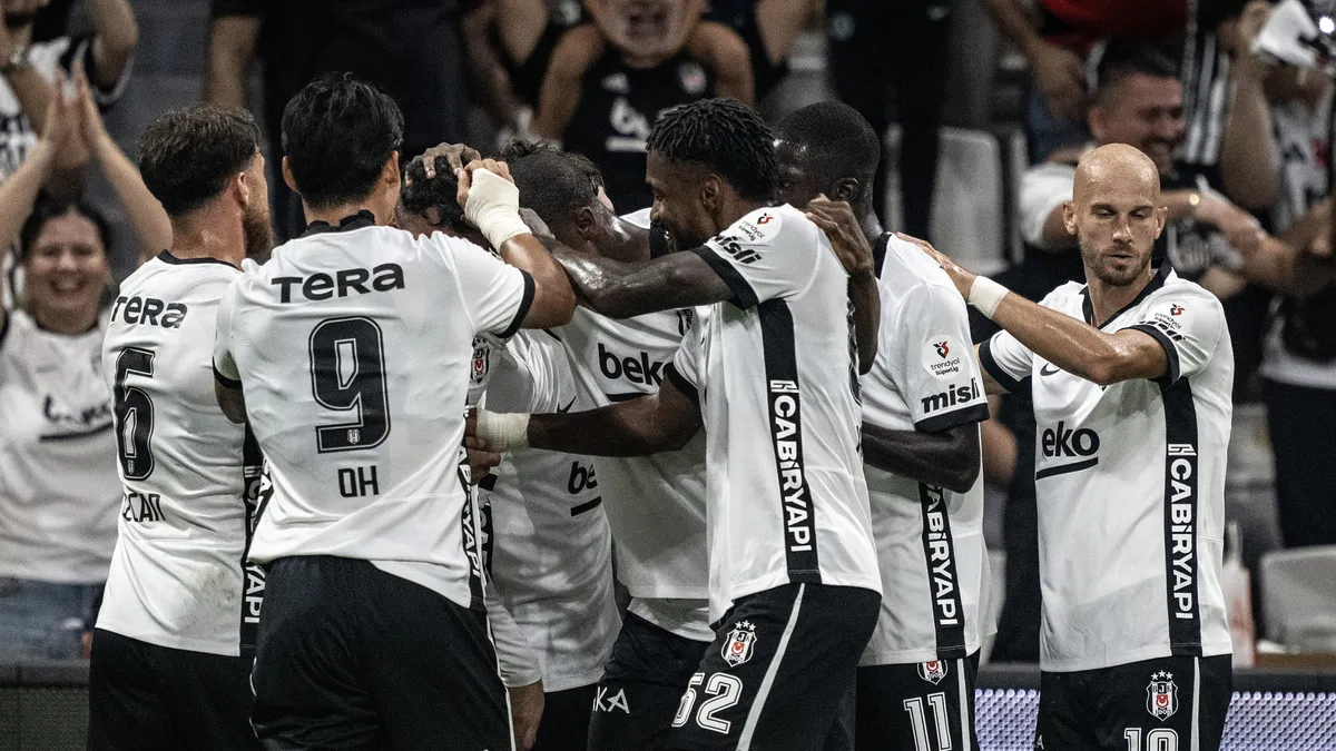 Beşiktaş'a transferi "Tam zamanında" diyen Salih Özcan: "Almanya'da gördüğüm tecrübeyi şimdi göstermek istiyorum"