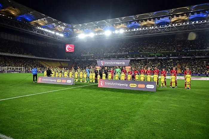 Fenerbahçe evinde moral buldu! Sarı-lacivertliler 3 maç aradan sonra galibiyetle tanıştı