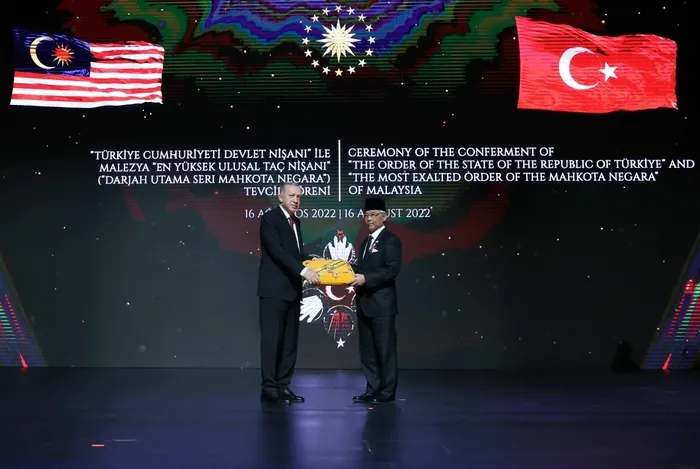 Başkan Erdoğan’dan Malezya Kralı Al-Mustafa Billah Şah’a Devlet Nişanı