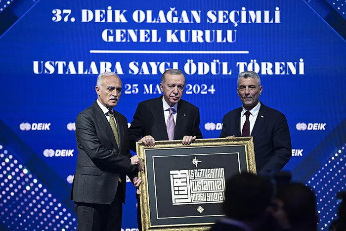 baskan-recep-tayyip-erdogandan-israile-baski-surecek-mesaji-ticareti-durdurma-konusunda-is-dunyasiyla-beraberi-1716645490043.jpg Başkan Recep Tayyip Erdoğan'dan 'İsrail'e baskı sürecek' mesajı: Ticareti durdurma konusunda iş dünyasıyla beraberiz - 3