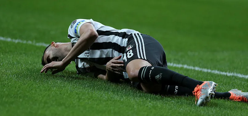 Beşiktaş'a Ghezzal’dan yine kötü haber!