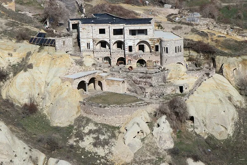 Kapadokya Daki Kacak Binalarin Yikimina Baslandi