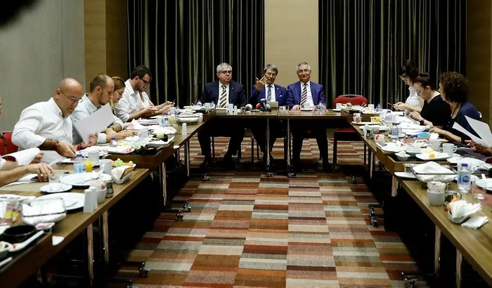 iyi parti den istifa eden yusuf