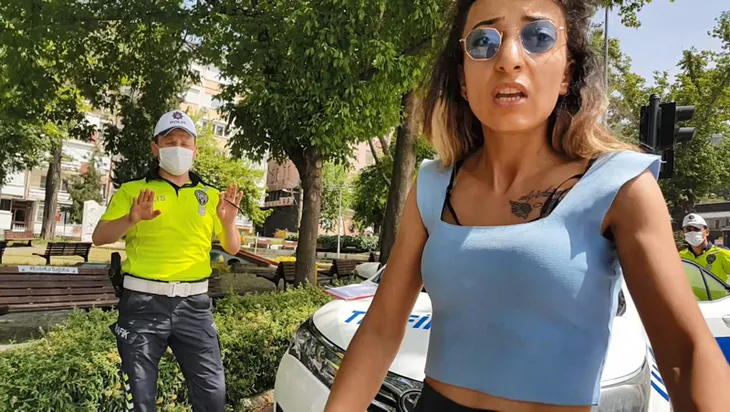 1589955623363.jpg Hem yasağı deldi hem de gazetecilere saldırdı! - 2