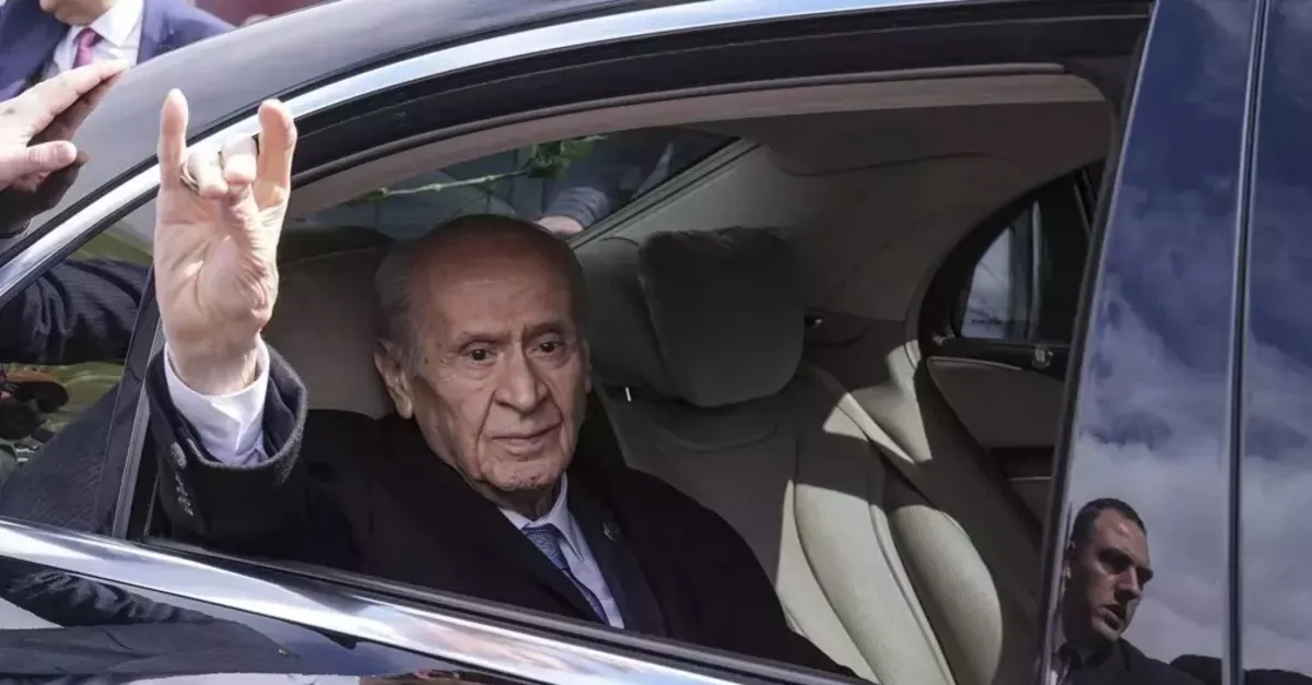 Bahçeli 2 ay sonra mesaisine başladı!
