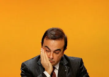 Carlos Ghosn için Dubai'den özel sandık! Özel uçağın hostesi her şeyi anlattı...