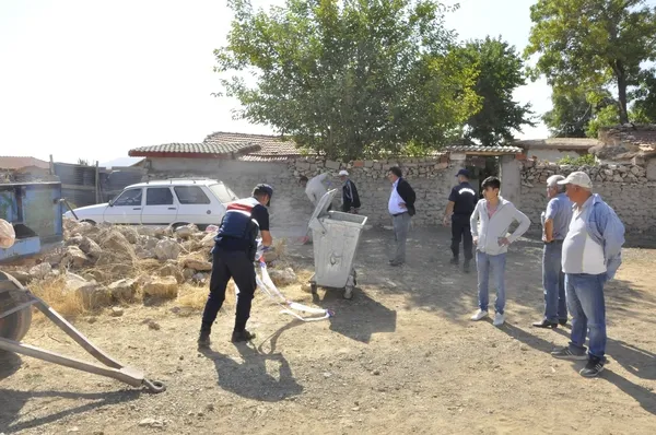 karamanda-coban-kopeginin-saldirdigi-kadin-oldu-koyluler-hayvani-tufekle-vurdu-1664975661323.jpg Karaman’da çoban köpeğinin saldırdığı kadın öldü! Köylüler hayvanı tüfekle vurdu - 3