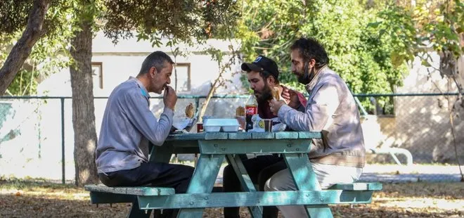 Antalya'da parklar açık hava restoranına döndü