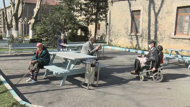 Koronavirüs nedeniyle Darülaceze'de ziyaret ve etkinliklere ara verildi - 3