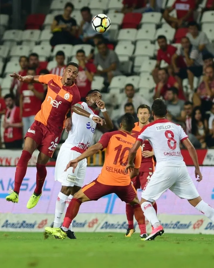 Antalyaspor - Galatasaray maçından kareler