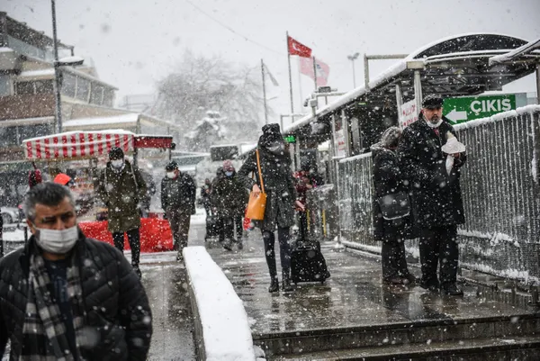 istanbul-aybar-kar-firtinasina-hazir-istanbul-valiligi-tedbirleri-tek-tek-acikladi-1646744613585.jpg İstanbul Aybar kar fırtınasına hazır! İstanbul Valiliği tedbirleri tek tek açıkladı