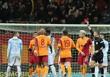Galatasaray-Başakşehir maçının hakemi Zorbay Küçük hakkında karar verildi! Savunması ortaya çıkmıştı
