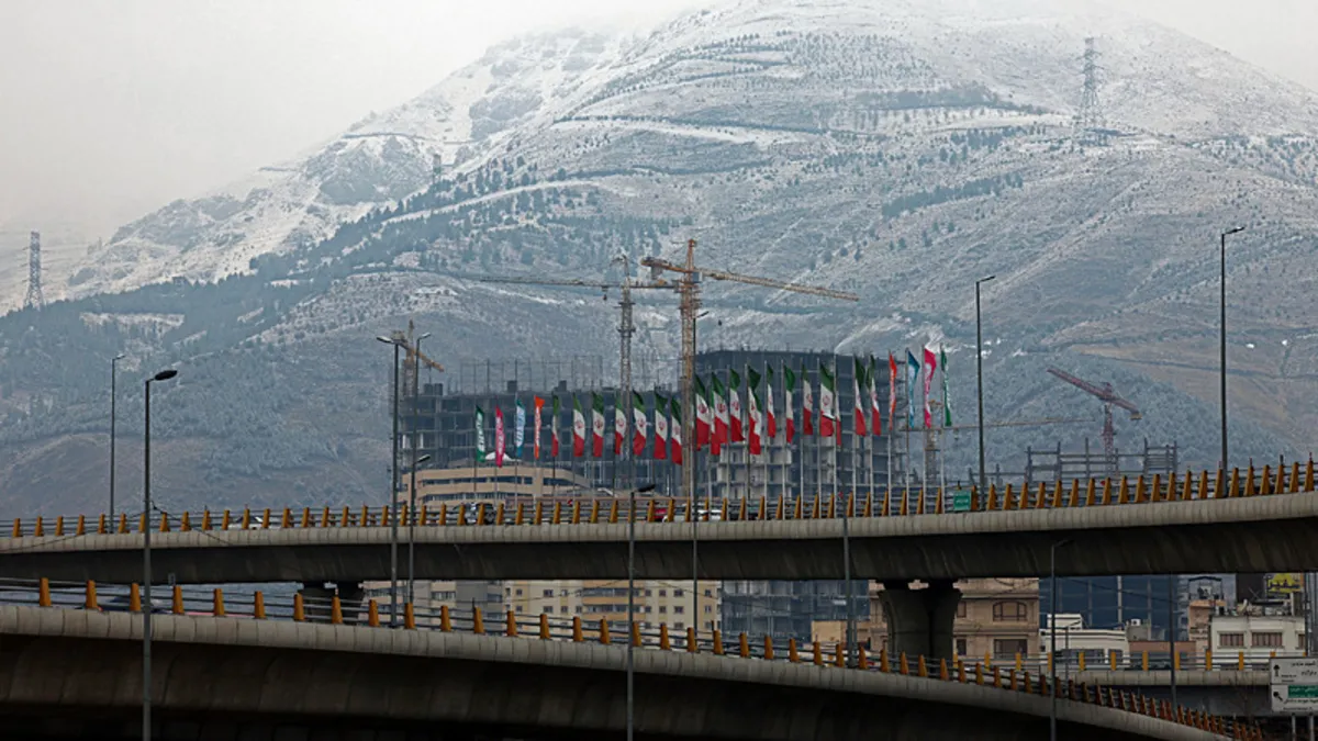 İran Devrim Muhafızları Ordusu'ndan füze denemesi!