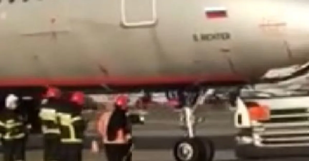 Uçakla tanker çarpıştı! Faciadan kıl payı dönüldü