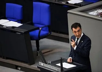 Cem Özdemir: Gülen harekatı ne olduğunu açıklasın
