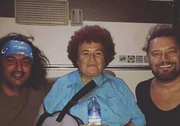Selda Bağcan'ın kolu kırıldı