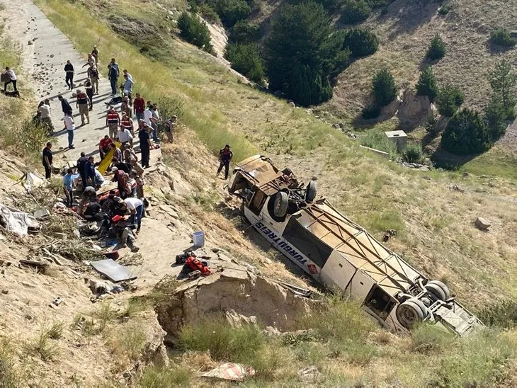 Kars'ta korkunç kaza! Yolcu otobüsü Karakurt Viyadüğü'nden aşağı uçtu! Ölü ve yaralılar var