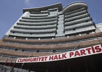 CHP'de 40 il başkanı istifa etti