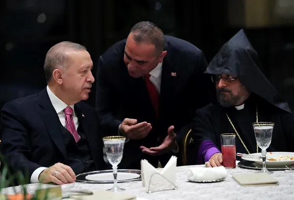baskan-recep-tayyip-erdogan-dini-azinlik-gruplari-temsilcileriyle-iftarda-bulustu-1651001541967.jpg Başkan Recep Tayyip Erdoğan dini azınlık grupları temsilcileriyle iftarda buluştu - 1