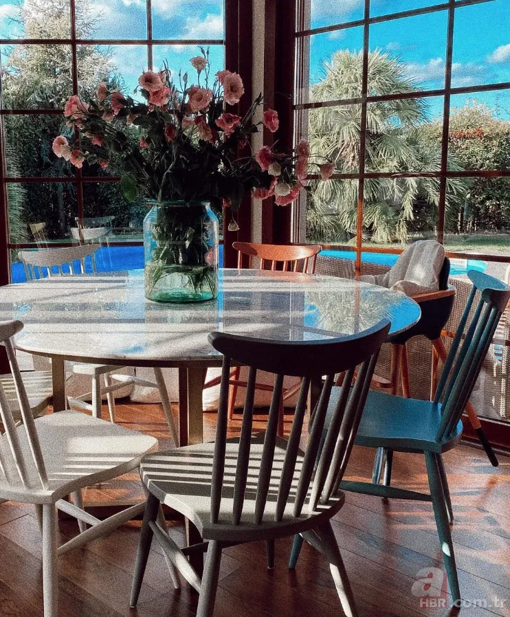 Bergüzar Korel Londra’da ev değiştirdi! Paylaşmaya doyamadı: “Yeni mahalle yeni hayat” 13