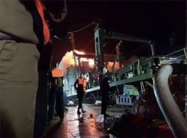 son-dakika-iranin-en-buyuk-savas-gemisi-batti-ilk-goruntuler-yayinlandi-1622623690980.jpg Son dakika: İran'ın en büyük savaş gemisi battı! İlk görüntüler yayınlandı - 5