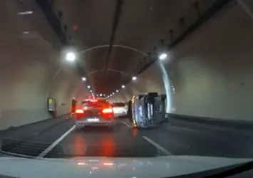 Avrasya Tüneli'nde kaza: Trafiği olumsuz etkiledi