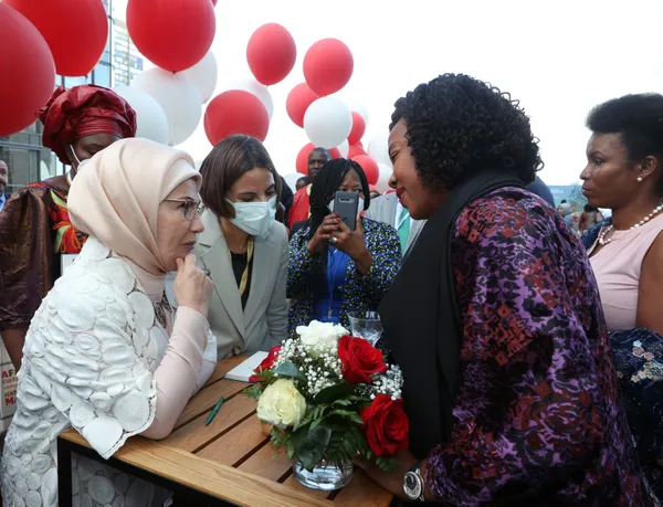 Emine Erdoğan'ın ilk kitabı çıktı! ‘Afrika Seyahatlerim’in tanıtımı New York’ta yapıldı - 6