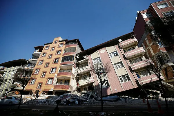 Deprem bölgelerindeki vatandaşlara dikkat! TOKİ’den vatandaşlara dolandırıcılık uyarısı