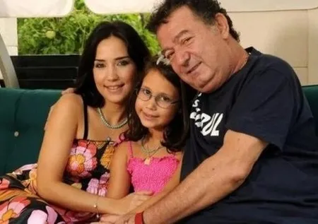 Soyadı tepkisi göstermişti! İpek Açar'dan Kayahan'ın kızı Beste Açar'a cevap geldi