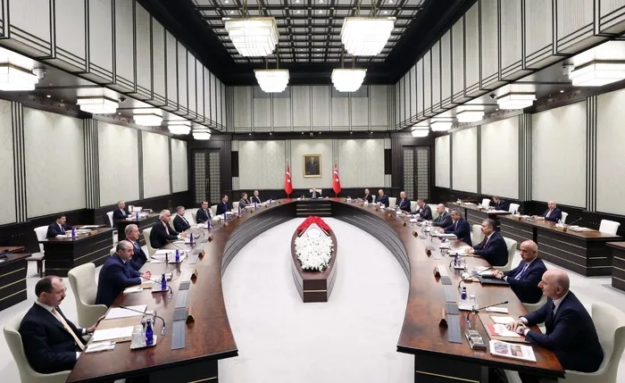son-dakika-haberi-kabine-toplantisi-sonrasi-baskan-recep-tayyip-erdogandan-kritik-aciklamalar-1666627540791.jpg