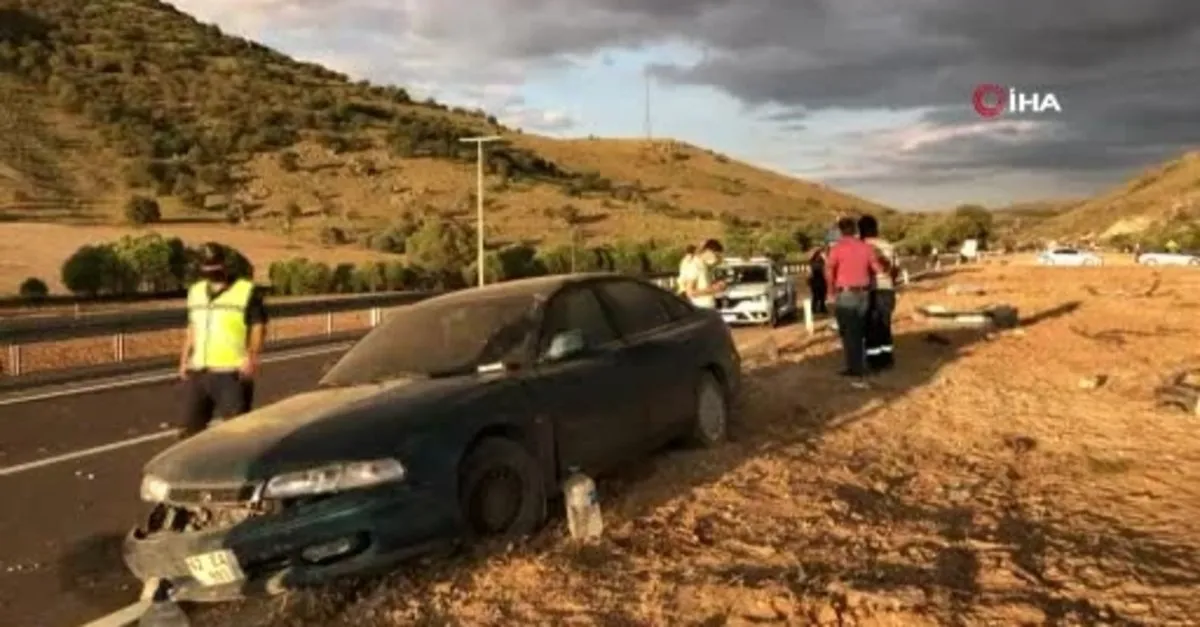 Konya'da feci kaza! Otomobillerin çarpışmasıyla camdan fırladılar: 4 ölü