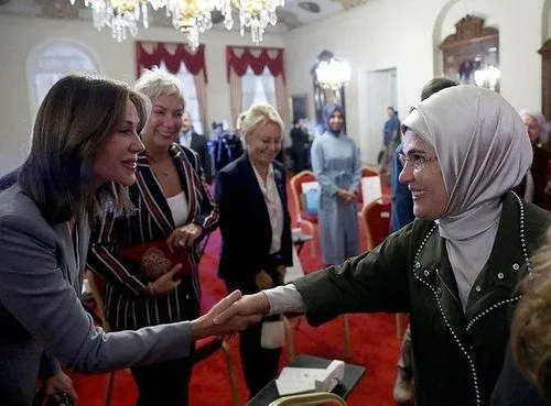 Emine Erdoğan, Bezmialem Valide Sultan Söyleşisi’ne katıldı