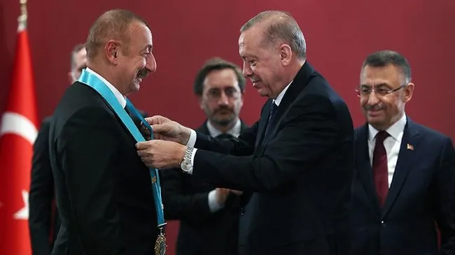 turk-dunyasinda-tarihsel-degisim-abdnin-yunan-oyunlari-ne-anlama-geliyor-kilicdaroglu-neyi-hedefliyor-1636798165620.jpg Türk dünyasında tarihsel değişim | ABD’nin Yunan oyunları ne anlama geliyor? Kılıçdaroğlu neyi hedefliyor? - 3