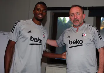 Son dakika: Beşiktaş Mensah'ı resmen duyurdu