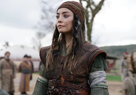 Kuruluş Osman’ın Targun Hatun’u Zeynep Tuğçe Bayat: Senaryoyu okuyunca çarpıldım!